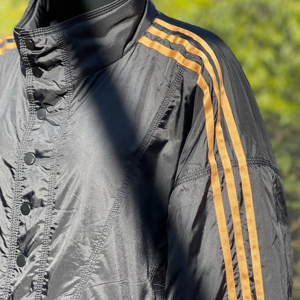 ADIDAS IVY PARK 3S UNISEX WINDBREAKER GR1535 BLACK/GOLD - Picture 3 of 11